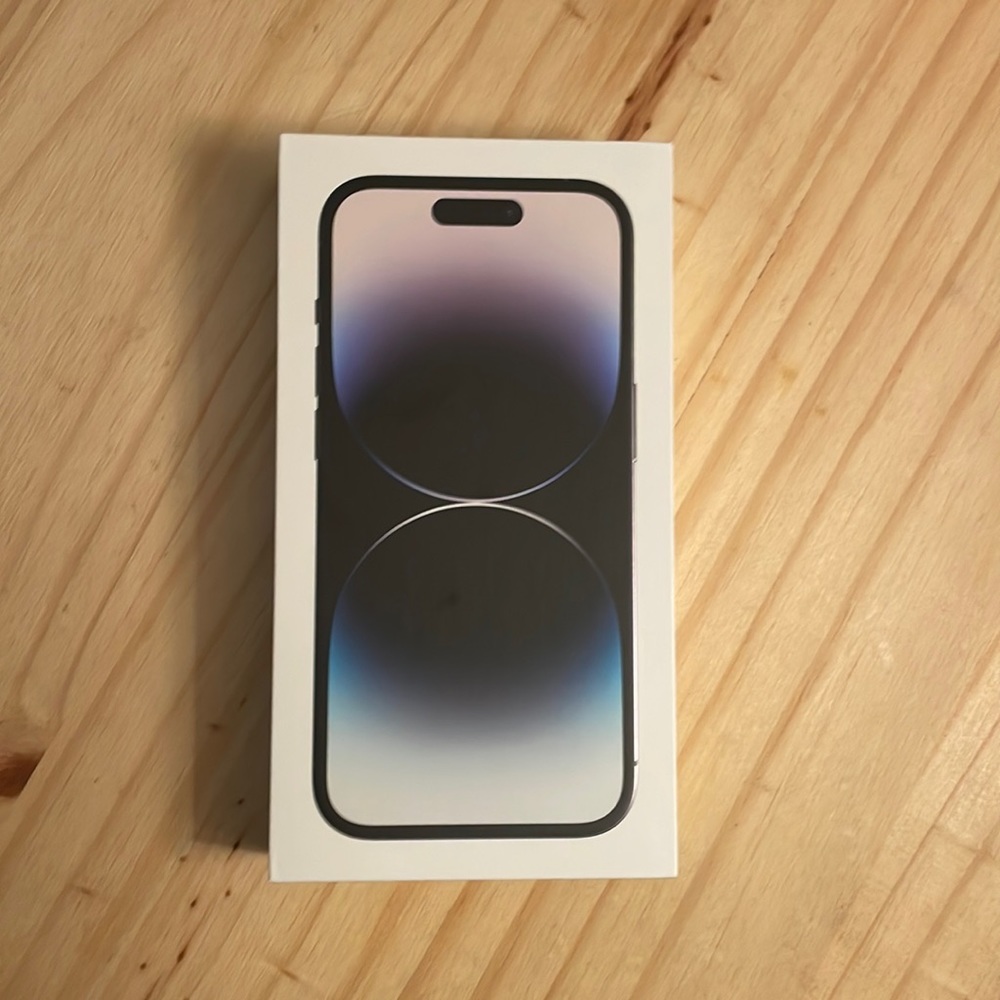 iPhone 14 pro box